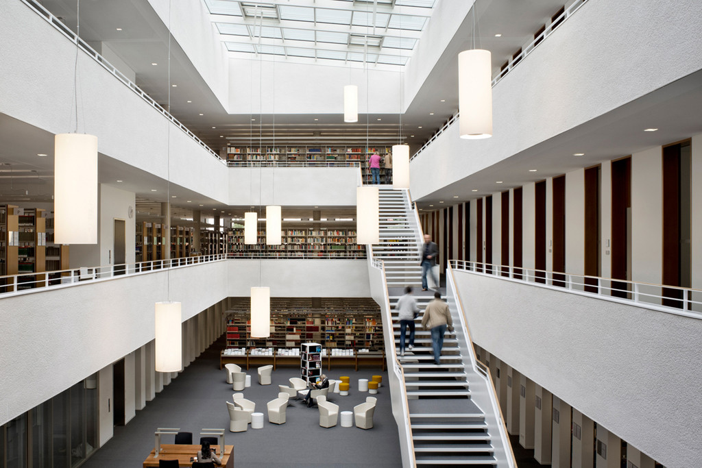 德国，富尔达，高等专业学院新大楼及国立图书馆8.jpg