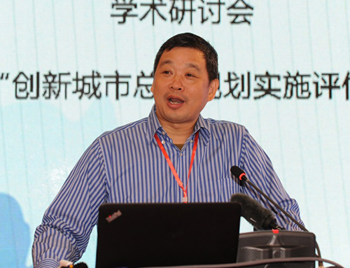 王春 中国城市规划学会理事,贵州省住房和城乡建设厅总规划师,教授级